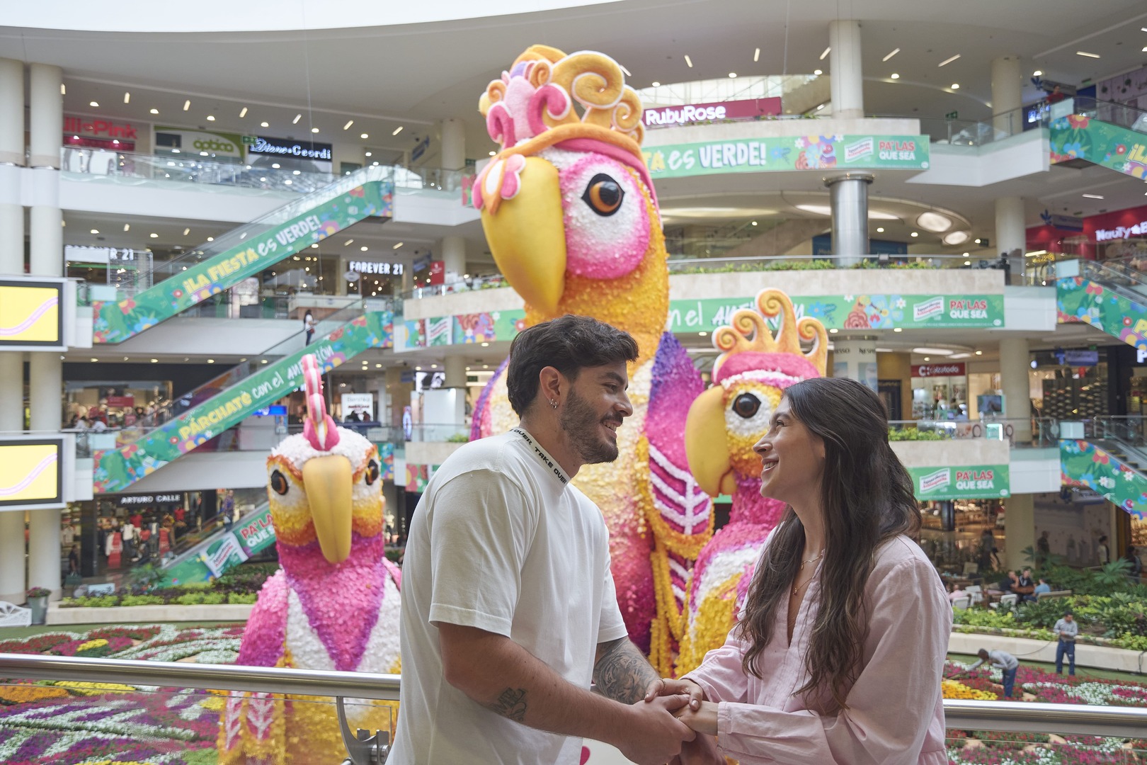 DSC8919 2 Tapete de flores en el Centro Comercial Santafé